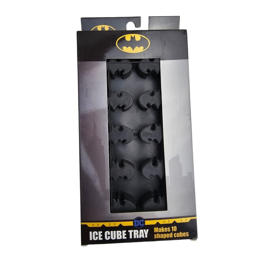 DC Comics Batman Logo Silicone Ice Cube Tray BPA Free Makes 10 Molded Cubes‎